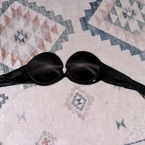 Victoria secrets strapless bra size 32C